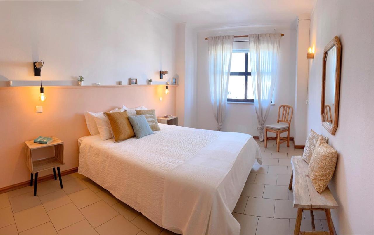 Apartamentos Ninho Das Gaivotas อัลบูเฟรา ภายนอก รูปภาพ